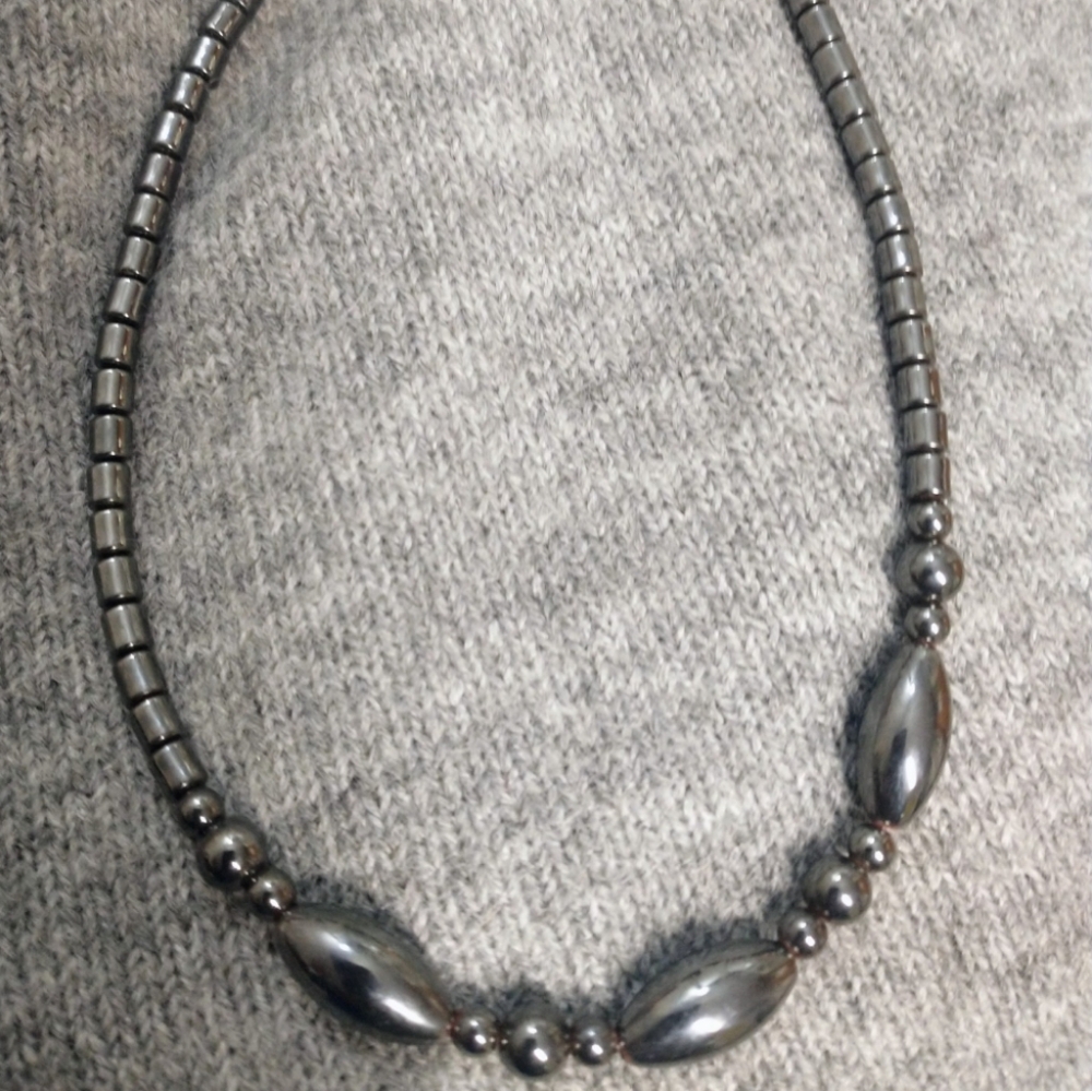 NWOT Hemalite Handcrafted Gray Black Beaded Necklace 17"